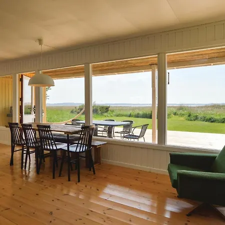 Three-bedroom Holiday In Hébergement de vacances Vig